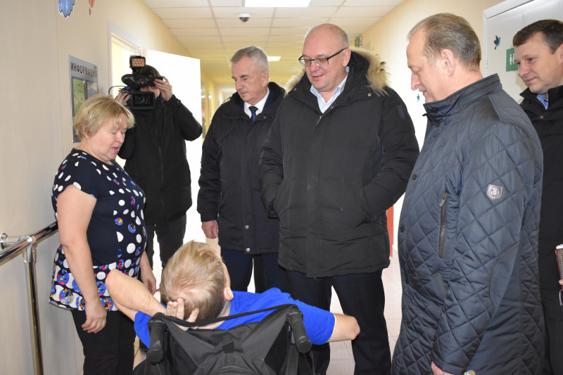 Глава ЗАТО г.Североморск посетил Комплексный центр социального обслуживания населения2